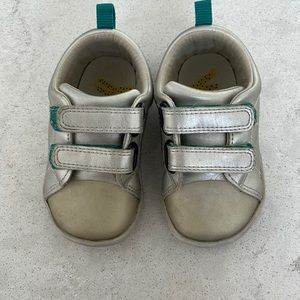 Ten little toddler shoes size 6 silver